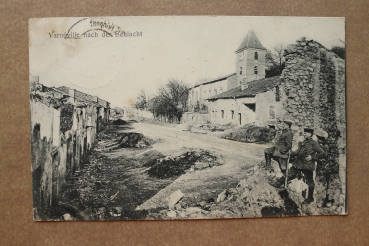 Ansichtskarte AK Varneville 1918 zerstört nach der Schlacht deutsche Soldaten Ortsansicht Frankreich France 76 Seine Maritimes